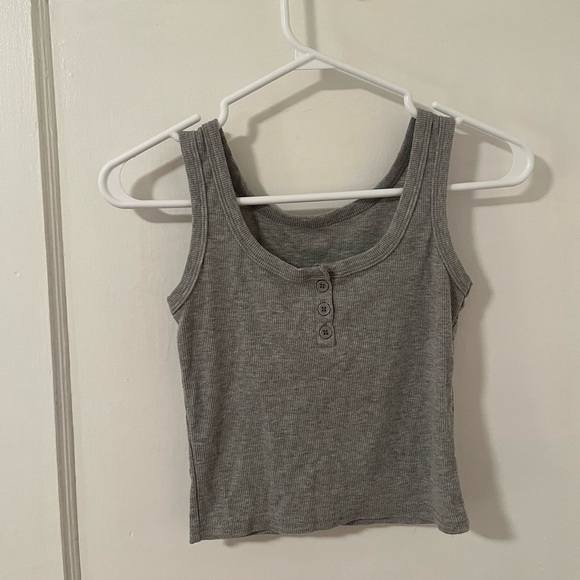 Cute grey tank top - Picture 1 of 3